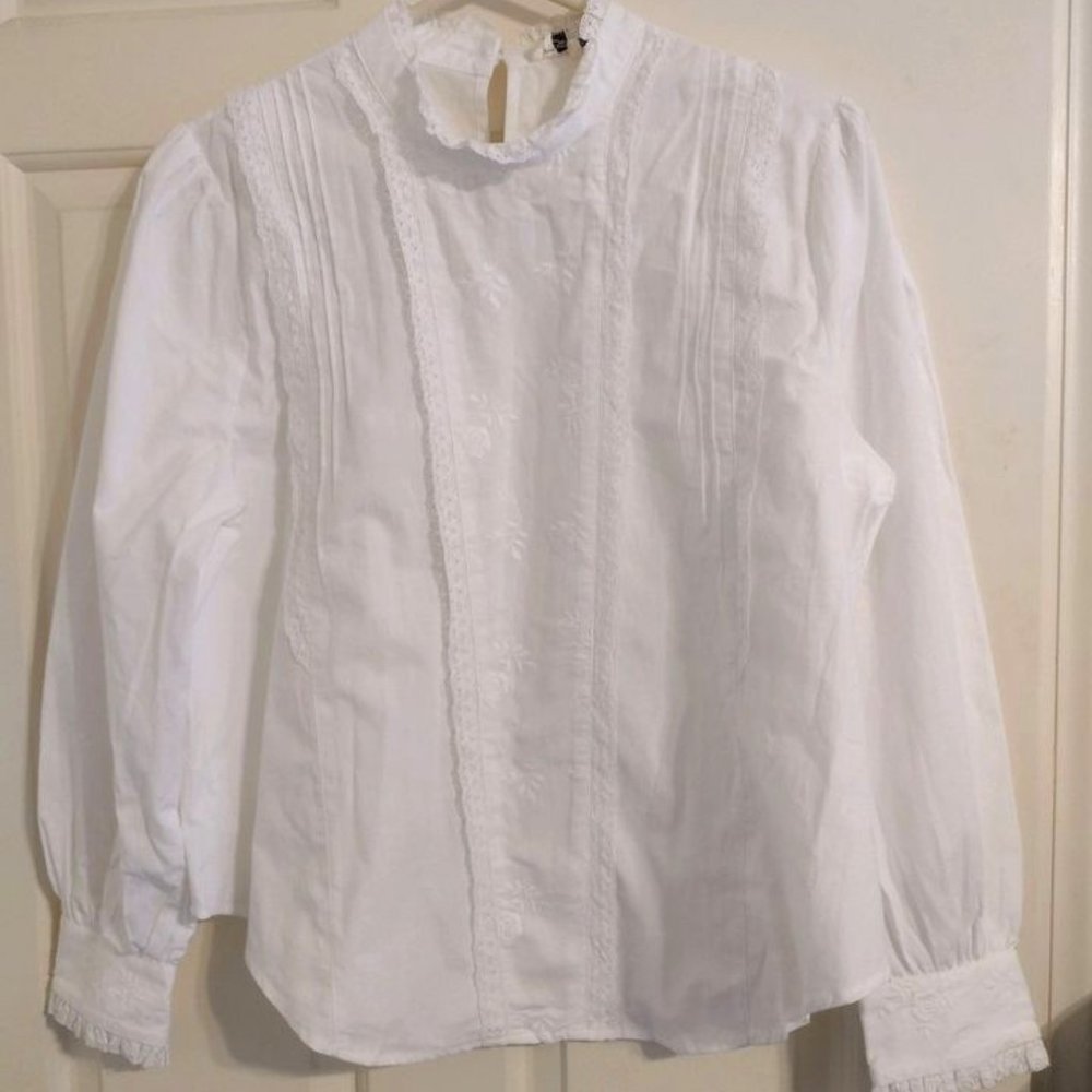 Paisley Embroidered Lace White Blouse